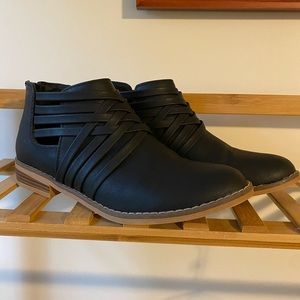 EUC Rocket Dog Leather Booties